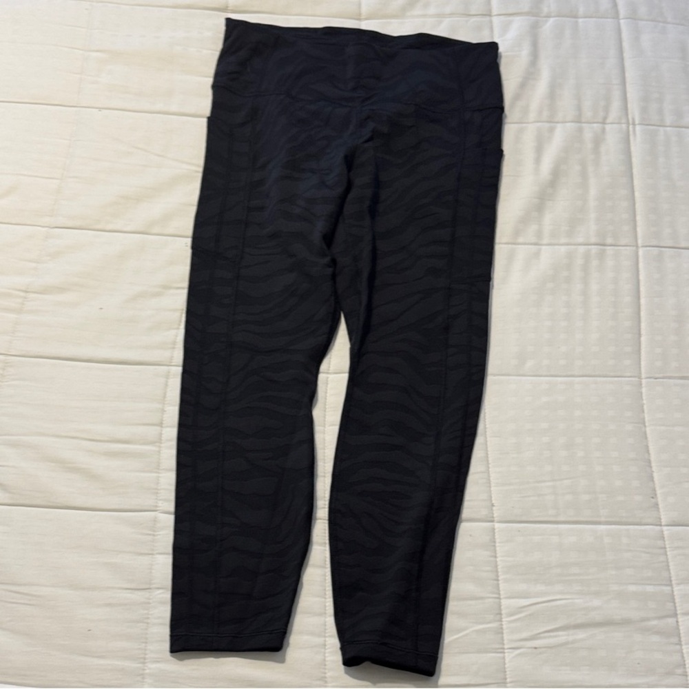 Athleta Ultimate Stash Textured 7/8 Tight Medium